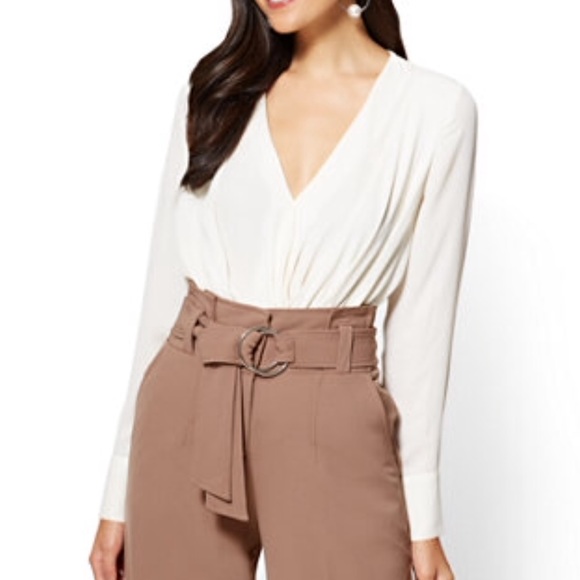 Tops - 💢new💢  charming pearl long sleeve bodysuit